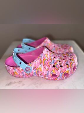 CROCS x LISA FRANK Rainbow Unicorn Classic Clogs Sz: J 5 - Pink and Blue